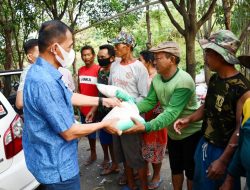 Bulan Ramadhan, Danrem 081/DSJ Berbagi Kebahagiaan Dengan Para Pemulung