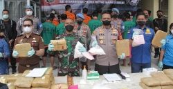 Polres Metro Jakarta Barat Musnahkan 165 Kg Ganja dan 4,5 Kg Sabu Hasil Ungkap 3 Bulan