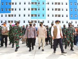 Kapolri, Panglima TNI dan Menkes Tinjau Rusun Nagrak dan PPKM di Semper Barat