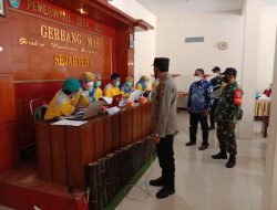 TNI-Polri Monitoring Vaksinasi Dibalai Desa Selur, Kecamatan Ngrayun