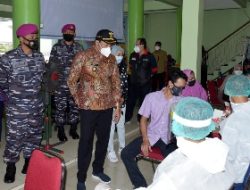 TNI AL Laksanakan Vaksinasi Covid-19 Untuk Masyarakat Maritim di Desa Pabean Sedati Sidoarjo