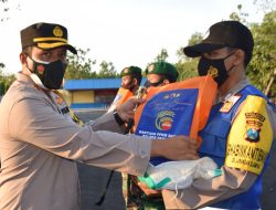 Polres Pamekasan Salurkan Bansos Kapolri Sebanyak 5.000 kg Kepada Pekerja Harian dan Pekerja Informal Dimasa PPKM Darurat