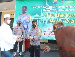Polres Ponorogo Lepas Daging Hewan Kurba Untuk Masyarakat Terdampak Wabah Covid -19