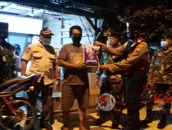 Di Lamongan, Petugas Gabungan Patroli Skala Besar Sambil Berbagi