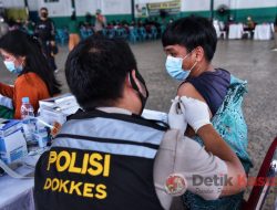 Mahasiswa Senang Banget Divaksin pada Gebyar Vaksinasi Presisi