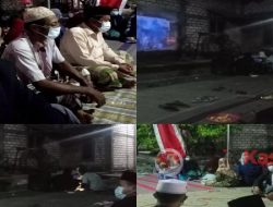 Peringati HUT ke-76 RI, Kades Durikulon Ajak Warganya Nonton Film Perjuangan