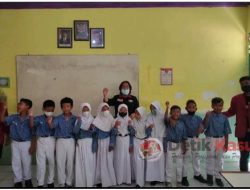 Mahasiswa UMM Berikan Motivasi Murid SDN 266 Gresik, Belajar Tatap Muka