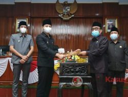 Dewan Trenggalek Sahkan Raperda P-APBD TA 2021 Menjadi Perda