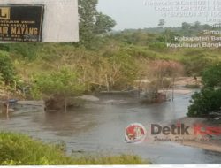 Penambang Timah Ilegal Cemari Sungai Jembatan Air Mayang