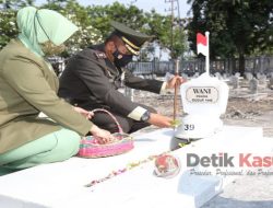 Kodim 0812 Lamongan Gelar Ziarah dan Tabur Bunga di TMP