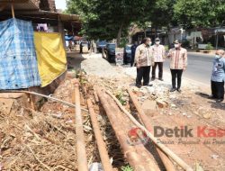 Mas Bupati Cek Jembatan di Panyuran