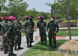 Danpasmar 2 Dampingi Komandan Korps Marinir tinjau Museum Korps Marinir