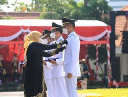 Bupati Tuban Terima Lencana Kehormatan