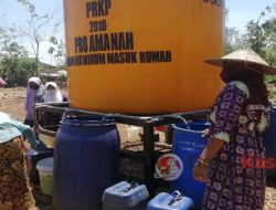 Kemarau, Pemkab Tuban Distribusikan Air Bersih ke Daerah Terdampak