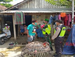 Kompak, Babinsa dan Bhabinkamtibmas Ngimbang Sosialisasi Prokes Covid-19