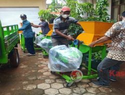 DPKP Serahkan 9 Unit Alat Program Pengembangan UPPO