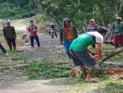 Pemdes Desa Cinta Mandi Baru Adakan Gotong Royong