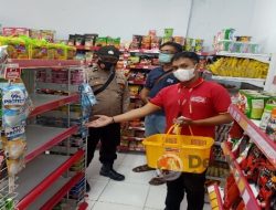 Pastikan Aman, Polsek Kepohbaru Cek Stok dan Harga Minyak Goreng