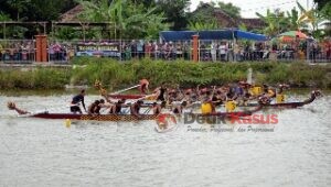 Danpasmar 2 Beri Support Peserta Lomba Dragon Boat Race