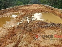 Mau Kondangan Pengguna Jalan Antar Kelurahan Terpaksa Balik Arah