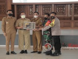 Mas Bupati Bareng Kapolres Beri Apresiasi Capaian Vaksinasi