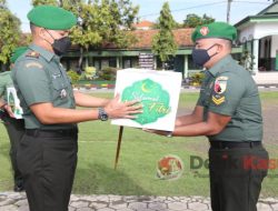 Dandim 0812 Lamongan Serahkan Bingkisan Lebaran kepada Anggota Militer dan PNS Kodim