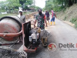 Sertu Sukadi Bantu Pembuatan Plengsengan Jalan Desa Kuwurejo