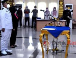 Bupati Lampung Utara diwakili Sekretaris Daerah, Melantik dan mengambil sumpah Jabatan Pejabat Administrator (Eselon III) dan Pejabat Pengawas (Eselon IV).