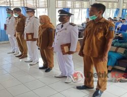 Di Ruangan Aula Camat Ransel Ada Acara Serah Terima Jabatan Lurah