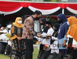 Bupati Tuban Bersama Gubernur Jatim Santuni 1000 Yatim