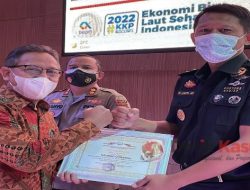 Kementerian Kelautan dan Perikanan Berikan Penghargaan kepada Beacukai Batam