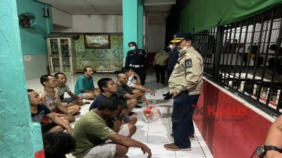 Operasi Mendadak Penggeledahan di Rutan Kelas 1 Surabaya