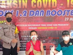 Warga Desa Mandor Kiru Serbu Vaksin Booster, Bhabinkamtibmas Lakukan Monitoring