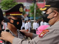 Pimpin Upacara Kenaikan Pangkat Pengabdian dan Purna Bakti, Ini Pesan Kapolres Kapuas Hulu