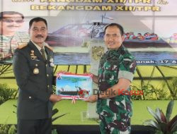 Pangdam XII/Tpr Serahkan 6 Unit Kapal Motor Cepat RIB TNI AD 16 Penumpang