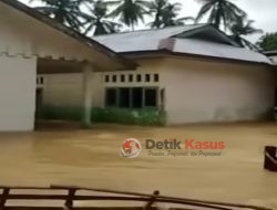 Pagar Gedung Pendidikan Rusak karena Banjir