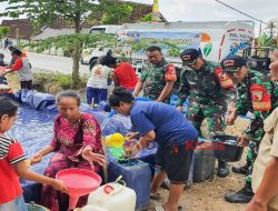 Kodim Bojonegoro Dropping Air Bersih untuk Warga Gamongan Tambakrejo