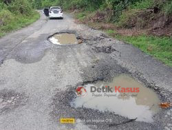 Jalan Umum Rusak Mengancam Jiwa