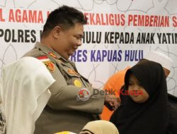 Kapolres Kapuas Hulu Berikan Santunan kepada Anak Yatim Piatu