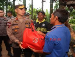 Kapolres Kubu Raya Patroli Dialogis dan Pembagian Sembako