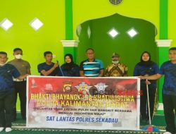 Sat Lantas Polres Sekadau Bersihkan Tempat Ibadah