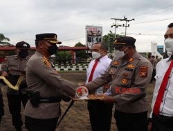 Polres Sanggau Berikan Penghargaan Personel yang Berprestasi