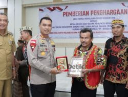 Serahkan Senpi Rakitan, Kapolres Beri Penghargaan Kepada Yayasan Planet Indonesia, Ketua DAD Kabupaten dan Kecamatan