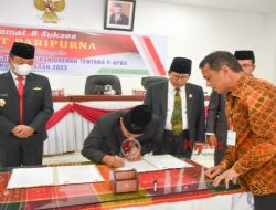 Wabup Humbahas bersama DPRD Rapat Paripurna Kesepakatan Bersama P-APBD TA 2022