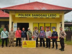 Buaya Muncul di Sungai Tanggi, Polsek Sanggau Ledo dan Forkopimcam Pasang Imbauan