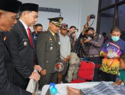 Kegiatan Bhaksos Memperingati HUT TNI Ke-77 di PLBN Badau