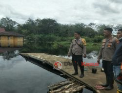 Polres Kubu Raya dan Jajaran Lakukan Tindakan Nyata, Pantau dan Pastikan Aktivitas Warga Aman dari Banjir ROB