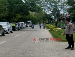 Berikan Rasa Aman kepada Masyarakat, Personel Polres Singkawang Lakukan Pengamanan Salat Jumat