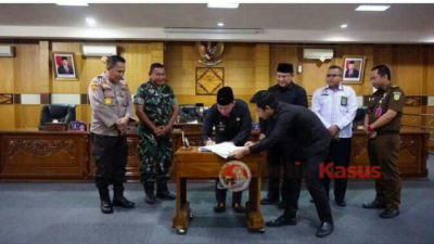 DPRD OKU Gelar Paripurna Pengesahan 12 Raperda