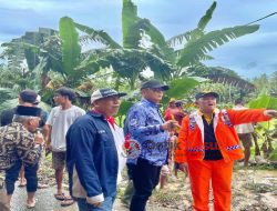 Bupati Kaur bersama Tim, Turun Gunung Tangani Longsor